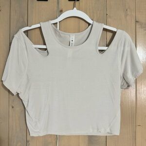 Lululemon cropped short sleeve shirt